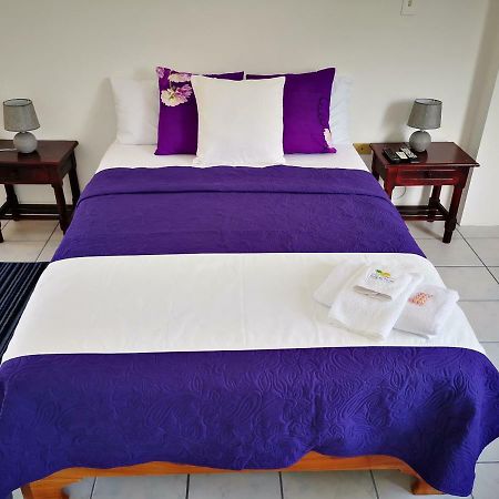 Hostal La Isla Del Descanso Puerto Villamil Eksteriør billede