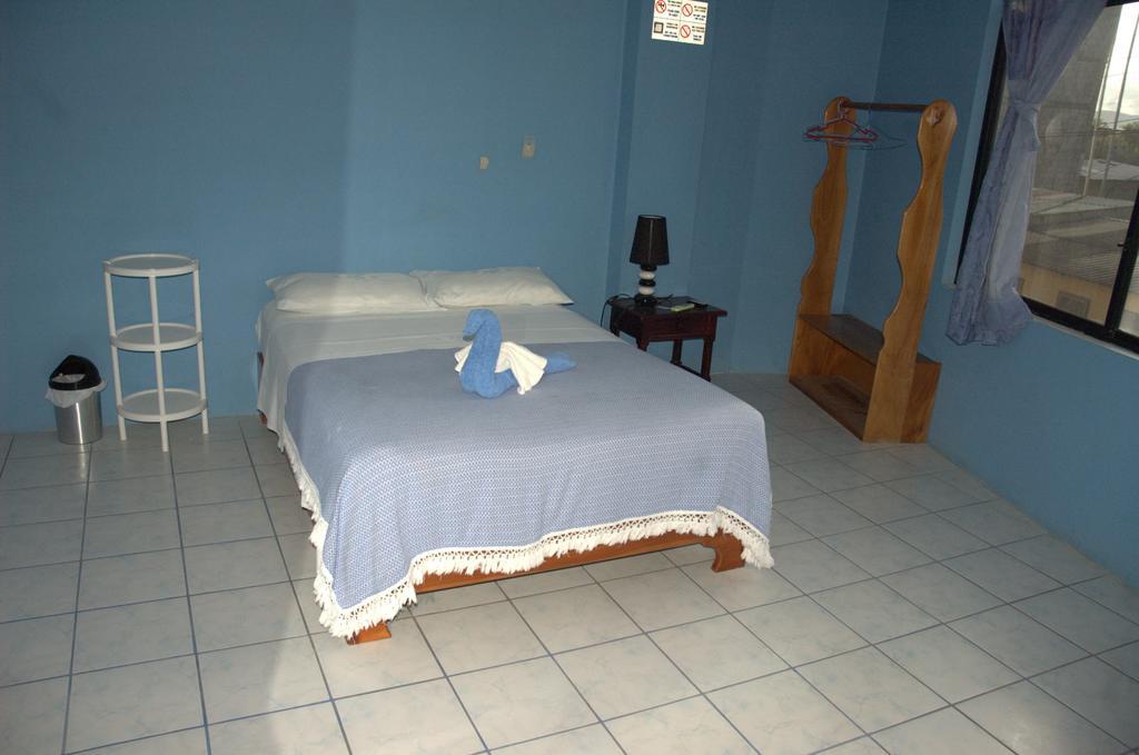 Hostal La Isla Del Descanso Puerto Villamil Eksteriør billede