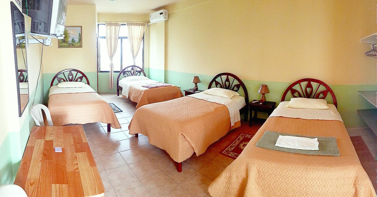 Hostal La Isla Del Descanso Puerto Villamil Eksteriør billede