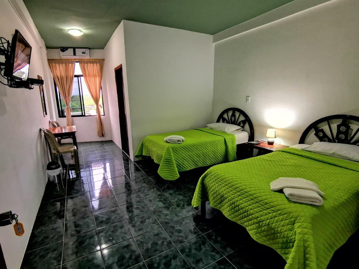 Hostal La Isla Del Descanso Puerto Villamil Eksteriør billede