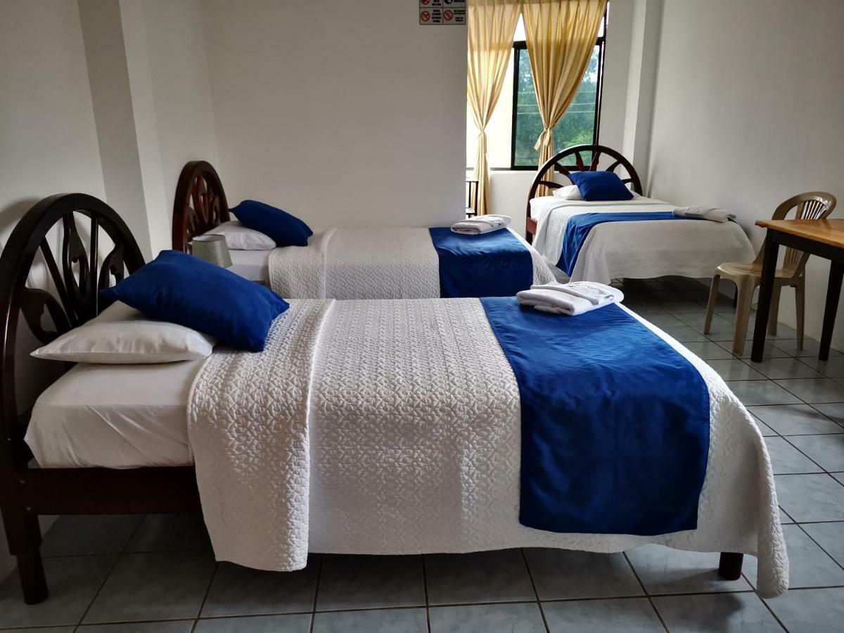 Hostal La Isla Del Descanso Puerto Villamil Eksteriør billede