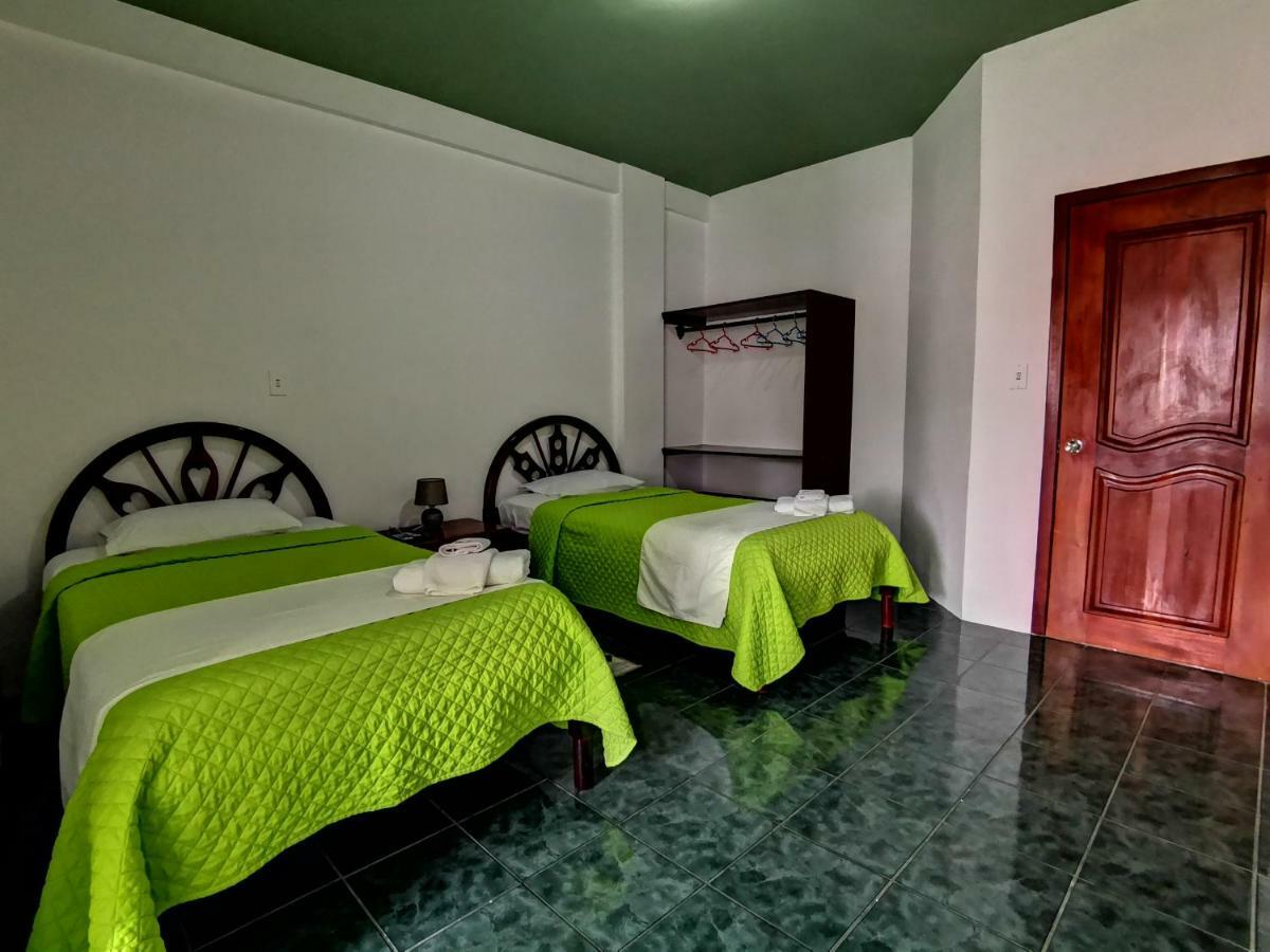 Hostal La Isla Del Descanso Puerto Villamil Eksteriør billede