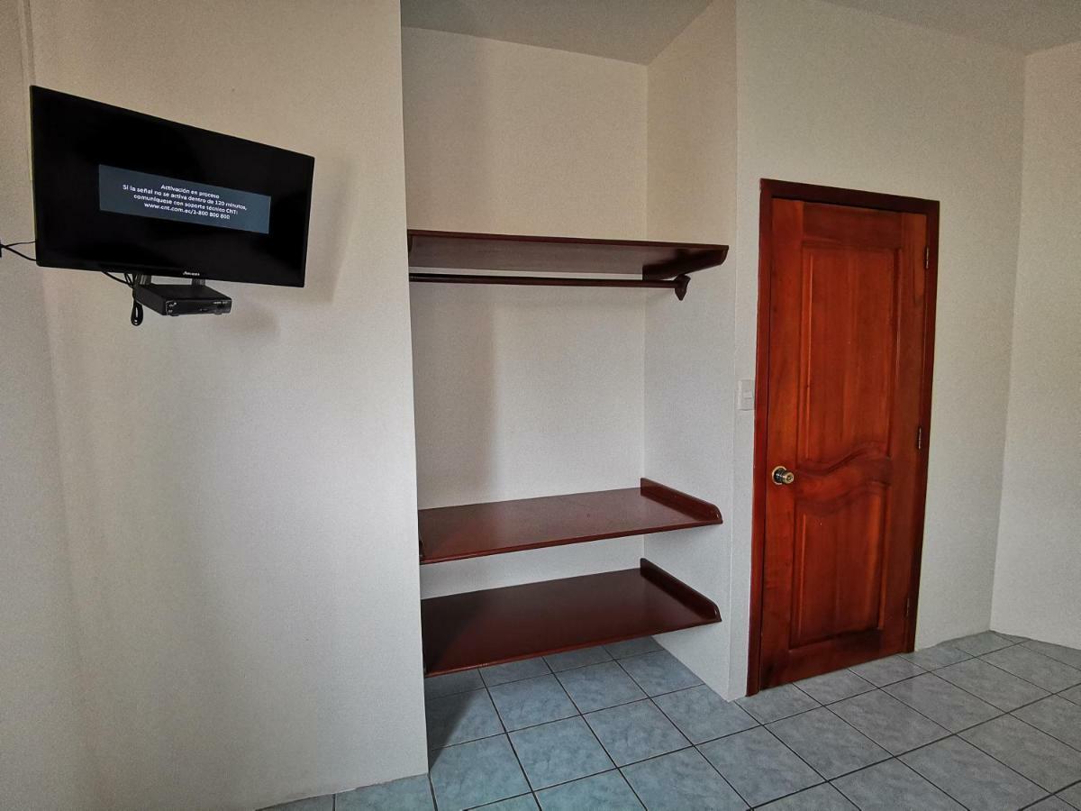 Hostal La Isla Del Descanso Puerto Villamil Eksteriør billede