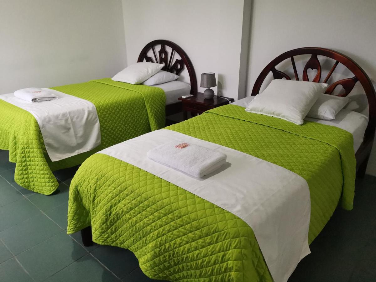 Hostal La Isla Del Descanso Puerto Villamil Eksteriør billede