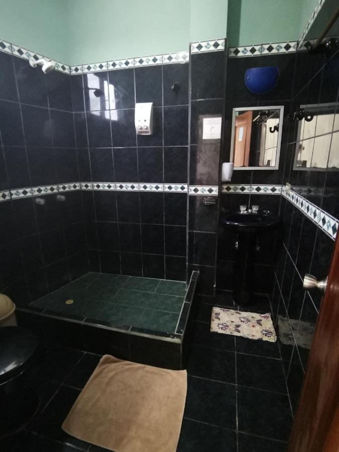 Hostal La Isla Del Descanso Puerto Villamil Eksteriør billede