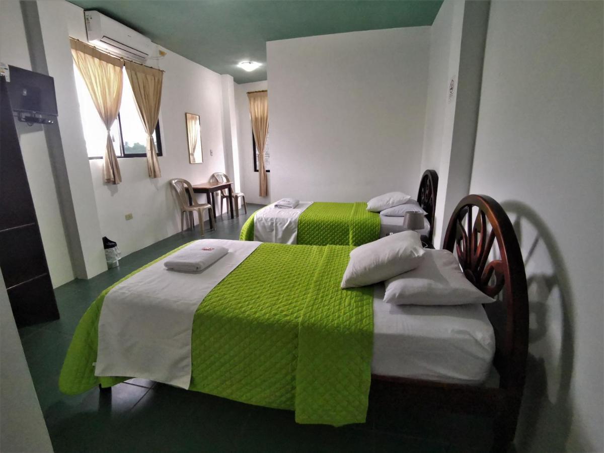 Hostal La Isla Del Descanso Puerto Villamil Eksteriør billede